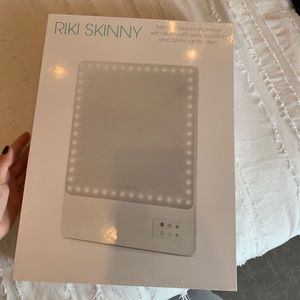 Riki Skinny Mirror